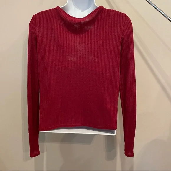 H&M Red lace up V neck croptop - Picture 3 of 8